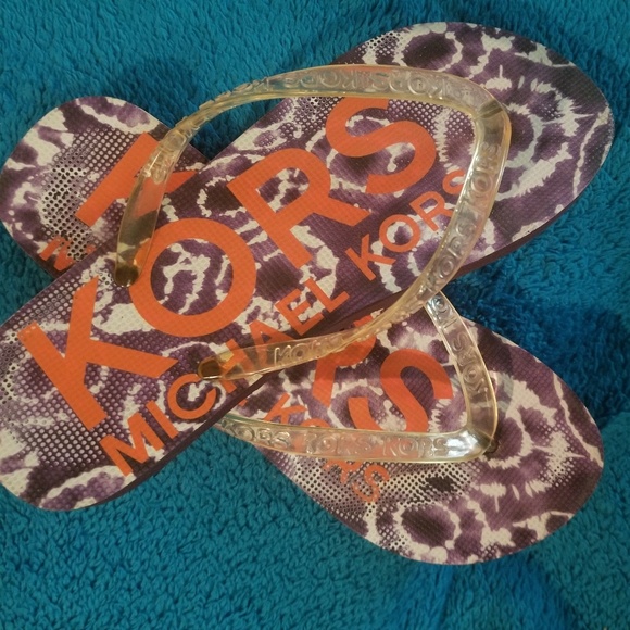❣FINAL PRICE ❣Michael Kors Flip Flops NWOT - Picture 2 of 4